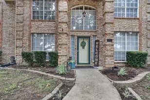901 Brittany Dr, Lewisville, TX 75067 - Photo 3