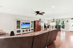 319 E Spring Valley Rd, Richardson, TX 75081 - Photo 11