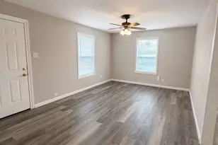 2801 Burchill Rd S, Fort Worth, TX 76105 - Photo 3