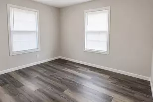 2801 Burchill Rd S, Fort Worth, TX 76105 - Photo 9