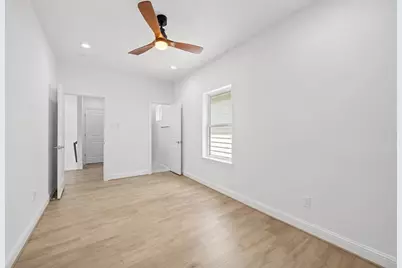 1221 W 16th Street #F, Houston, TX 77008 - Photo 23