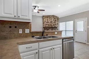 505 Cove Dr, Shady Shores, TX 76208 - Photo 15