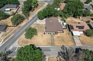 1423 W Shields Dr, Sherman, TX 75092 - Photo 7