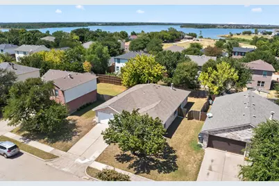 625 Spillway Drive, Little Elm, TX 75068 - Photo 9