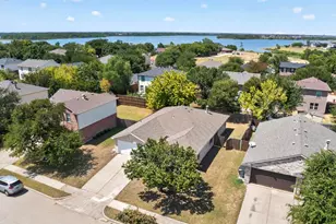 625 Spillway Dr, Little Elm, TX 75068 - Photo 9