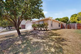 625 Spillway Dr, Little Elm, TX 75068 - Photo 13