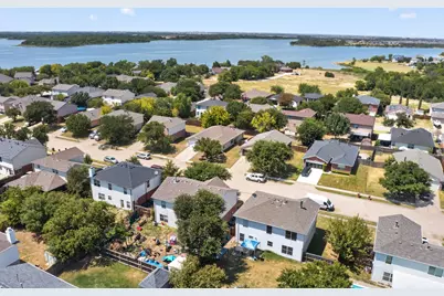 625 Spillway Drive, Little Elm, TX 75068 - Photo 5