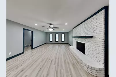 822 Cambridge Place, Grand Prairie, TX 75051 - Photo 3