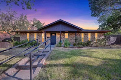 822 Cambridge Place, Grand Prairie, TX 75051 - Photo 1