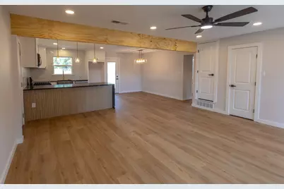 1121 Victoria Street, Bellmead, TX 76705 - Photo 11