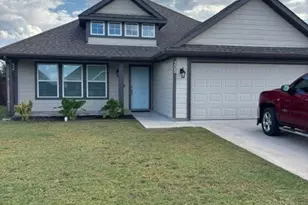 305 Sunnyside Dr, Trenton, TX 75490 - Photo 1