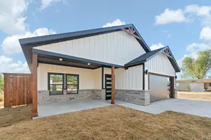 5431 Arrowhead Dr, Granbury, TX 76048 - Photo 3