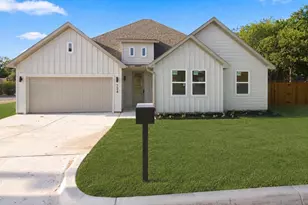 716 Dalton St, Weatherford, TX 76086 - Photo 1