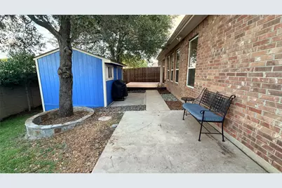 2815 Fox Creek Trail, Arlington, TX 76017 - Photo 33