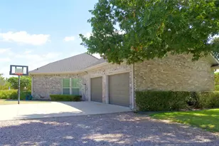 301 Hillside Dr, Muenster, TX 76252 - Photo 7