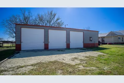 108 S Avenue C, Wortham, TX 76693 - Photo 23