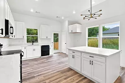 106 E Miller, Whitewright, TX 75491 - Photo 7