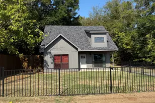 339 19th St NW, Paris, TX 75460 - Photo 1