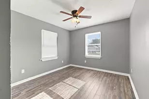 915 N Throckmorton St, Sherman, TX 75090 - Photo 23