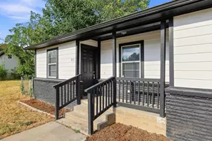 915 N Throckmorton St, Sherman, TX 75090 - Photo 1