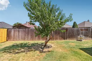 609 Richard St, Crowley, TX 76036 - Photo 35