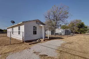 1200 1st St, Graham, TX 76450 - Photo 7