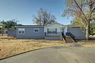 1200 1st St, Graham, TX 76450 - Photo 3