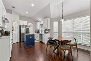 887 Woodrow Dr, Lewisville, TX 75067 - Photo 9