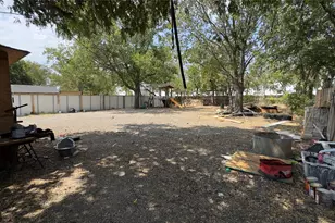 3229 Tom Ellen St, Fort Worth, TX 76111 - Photo 17