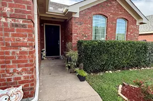 5004 Mountain Valley Ct, Fort Worth, TX 76123 - Photo 3