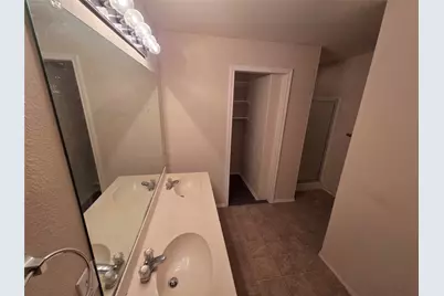 8422 Timberbrook Lane, Dallas, TX 75249 - Photo 15