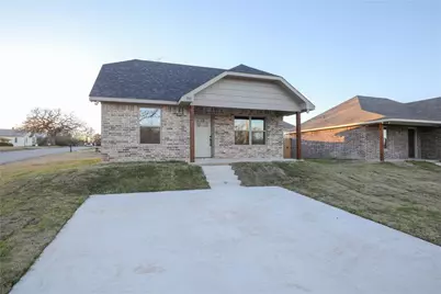 901 N Barrett Avenue, Denison, TX 75020 - Photo 1