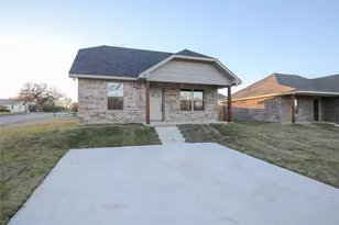 901 N Barrett Ave, Denison, TX 75020 - Photo 1