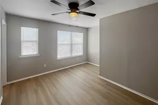 2325 Kingsway Dr, Arlington, TX 76012 - Photo 5
