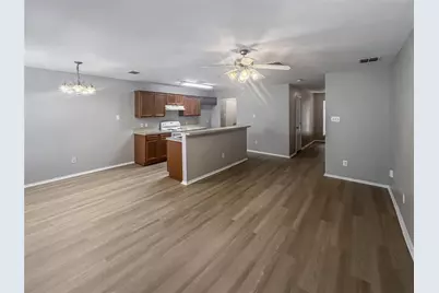 2325 Kingsway Drive, Arlington, TX 76012 - Photo 3