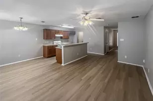 2325 Kingsway Dr, Arlington, TX 76012 - Photo 3