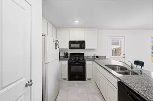2824 Slatewood Dr, Fort Worth, TX 76179 - Photo 13