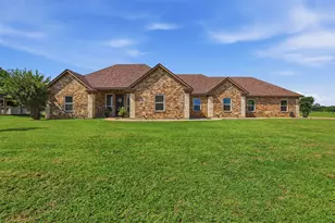2425 Pecan Springs Rd, Cleburne, TX 76031 - Photo 3