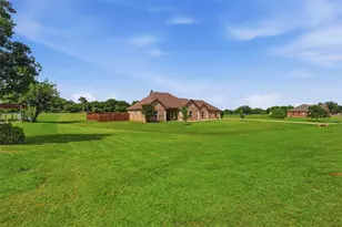 2425 Pecan Springs Rd, Cleburne, TX 76031 - Photo 7