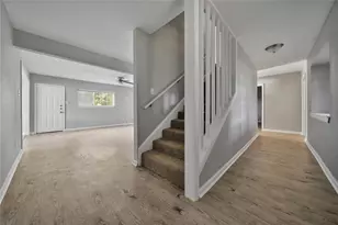 10071 Woodhollow Dr, Conroe, TX 77385 - Photo 3