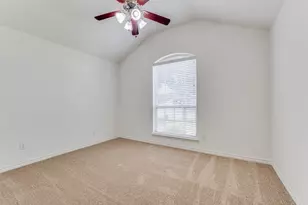 905 Meadowedge Ln, Denton, TX 76207 - Photo 17