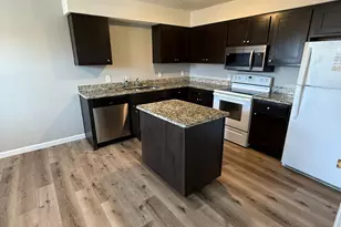 327 SE 3rd St, Grand Prairie, TX 75051 - Photo 5