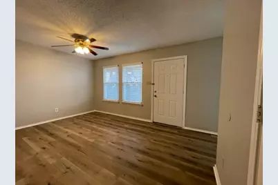 327 SE 3rd Street #202, Grand Prairie, TX 75051 - Photo 3