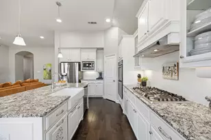 9901 Trinity Dr, Little Elm, TX 75068 - Photo 9