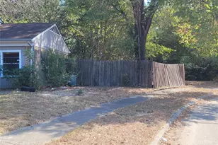 102 Buttercup Ln, Dallas, TX 75217 - Photo 15