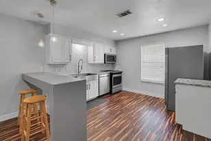 1362 S 12th St, Waco, TX 76706 - Photo 9