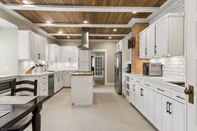 1011 Woodlawn Avenue, Dallas, TX 75208 - Photo 11