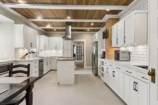 1011 Woodlawn Ave, Dallas, TX 75208 - Photo 11