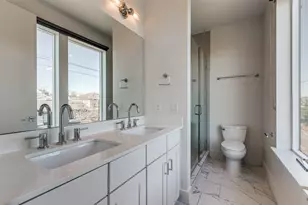 4426 Cabell Dr, Dallas, TX 75204 - Photo 11