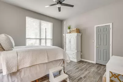 910 Royal Court, Burleson, TX 76028 - Photo 33